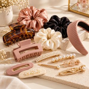 Shop stylish hair accessories for women and girls in Pakistan, including claw clips, hair bands and everyday designs.